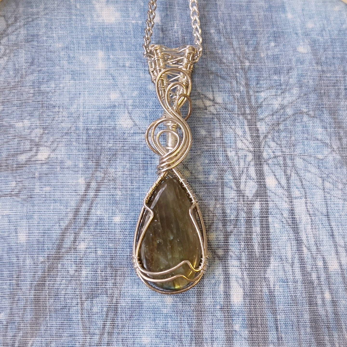 Argentium Silver Labradorite Pendant