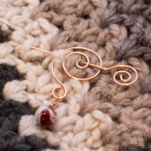Load image into Gallery viewer, Swirl Scarf Pin
