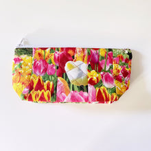 Load image into Gallery viewer, Flowers Quilted Zipper Pouch
